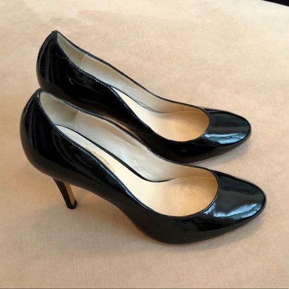 ELIE TAHARI PATENT LEATHER ROUND TOE PUMPS - Picture 7 of 15